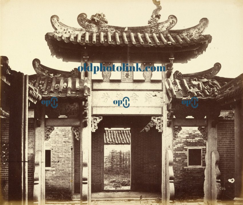 Arch in Confucius' Temple, Canton, Guangzhou, China 1832