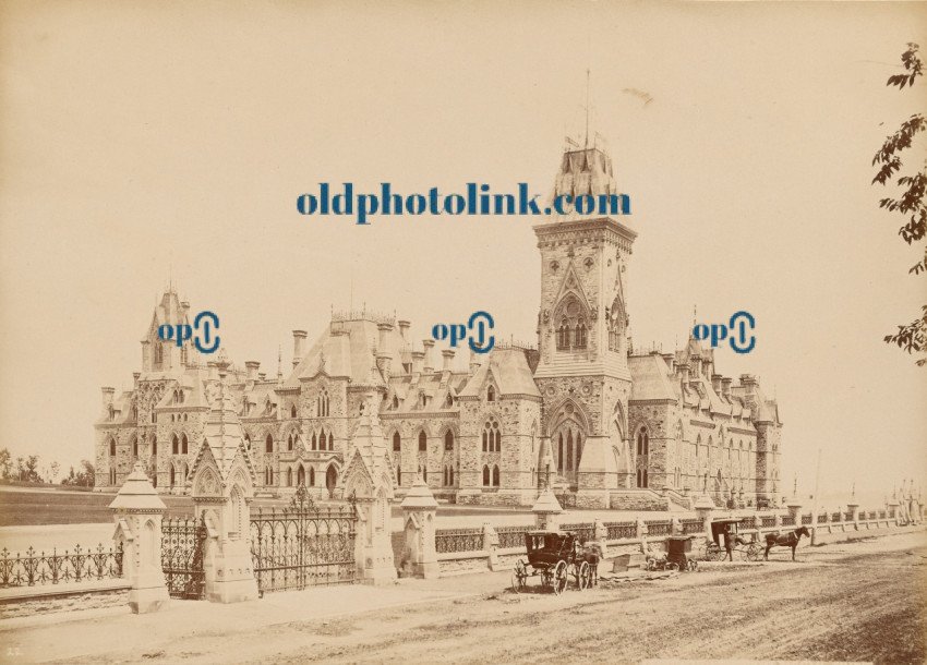 Ottawa, le palais du Parlement, bloc de l'est 1860