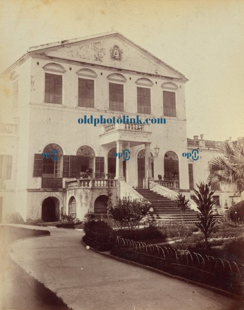Camoens Haus, Macao In front of White Pigeon Nest,  1837