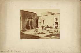 Dehr el Kamar Cour intérieure de la maison de M. Bird 1855